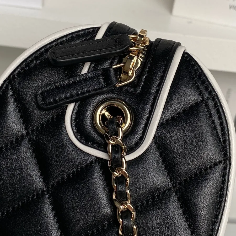 Chanel Black / White Quilted Lambskin Leather Crossbody Bags