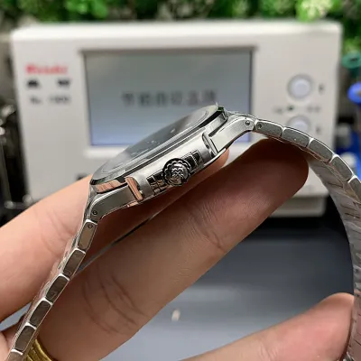 PATEK PHILIPPE-NAUTILUS-REF.7118-1A-001-35.2MM