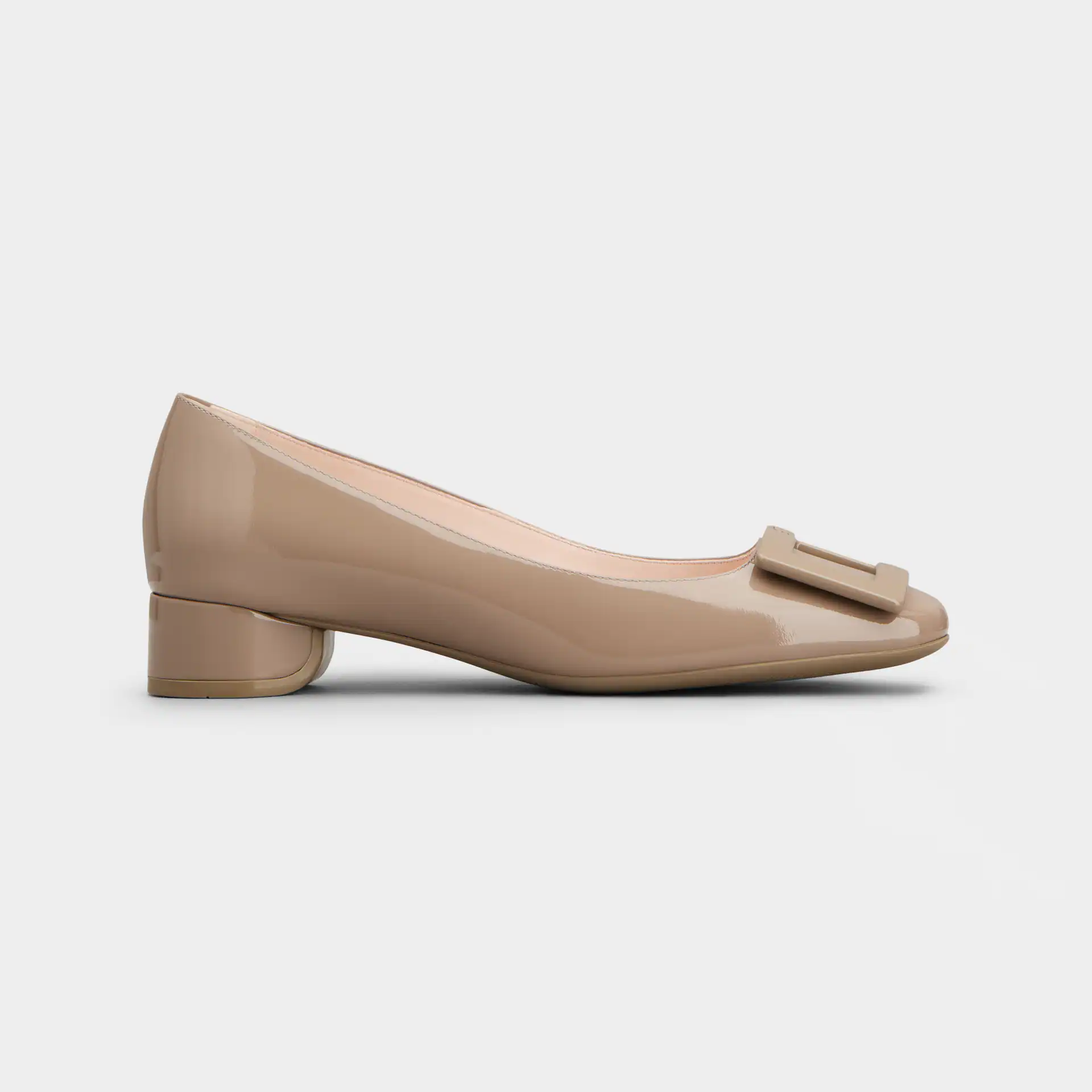 Roger Vivier U Look Ballerinas Em Couro Verniz Bege Com Fivela Envernizada (Altura do Salto 2,5cm)
