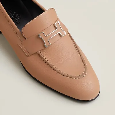 HERMES Paris  Nude color Loafers