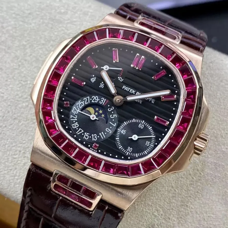 PATEK PHILIPPE-NAUTILUS-ref.5724R-001-40mm