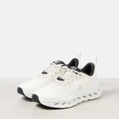 LOEWE White sneakers