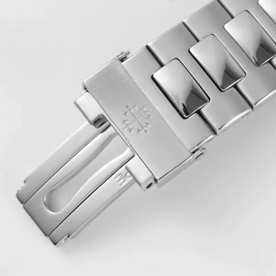 PATEK PHILIPPE-NAUTILUS-ref.5711-1A-011-40mm