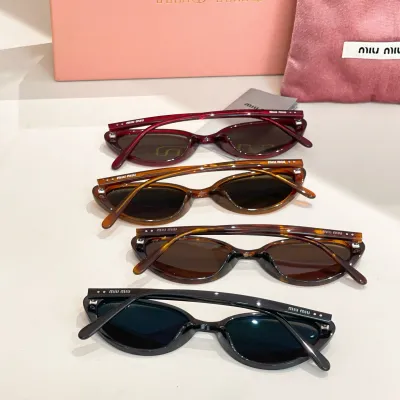 Miu Miu Cat Eye glasses red/brown/leopard/black color Size 55口18-147