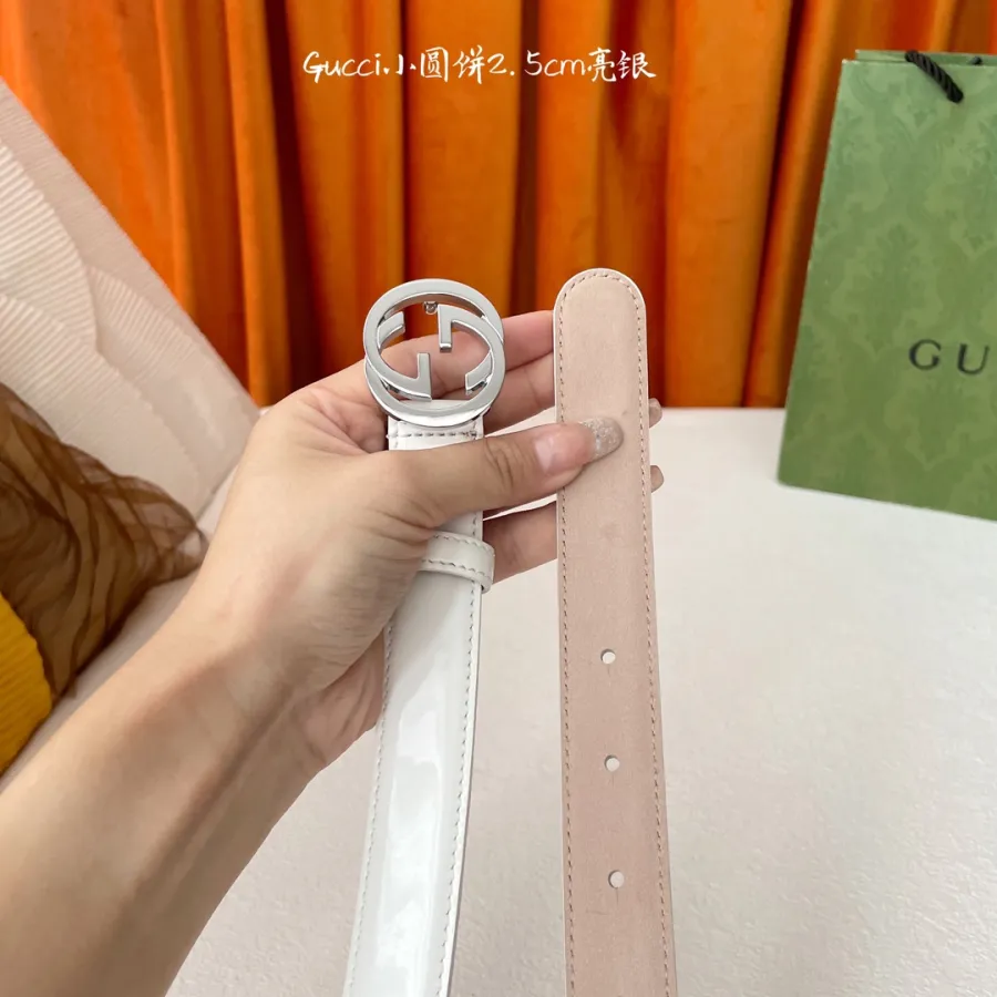 Gucci Women's GG Buckle Belt In Red/White/Black Patent Calfskin With Gold/Silver Hardware 25mm