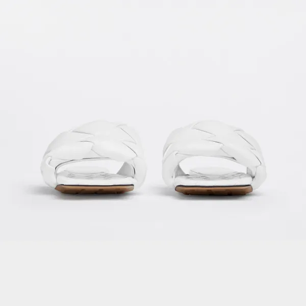 Bottega Veneta Lido Flat Sandal In White Intrecciato Leather Flat Sandal - Image 2