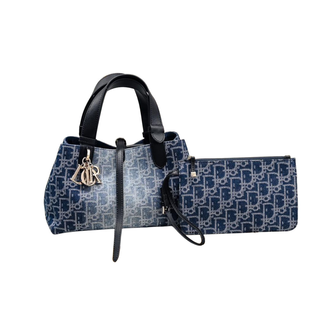 Bolsa Dior Small Dior Toujours em Denim Azul Jacquard Dior Oblique com Hardware Dourado