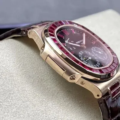 PATEK PHILIPPE-NAUTILUS-ref.5724R-001-40mm