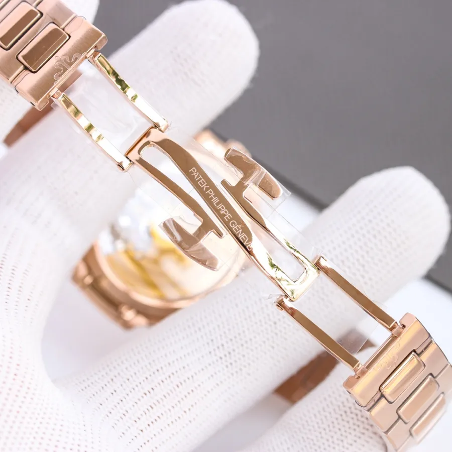 PATEK PHILIPPE-NAUTILUS-ref.7118-1R-010-35.2mm