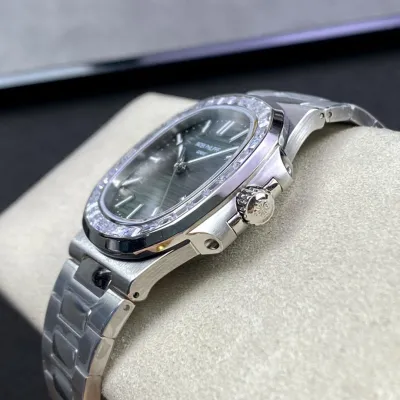 PATEK PHILIPPE-NAUTILUS-ref.5711-1300A-001-40mm