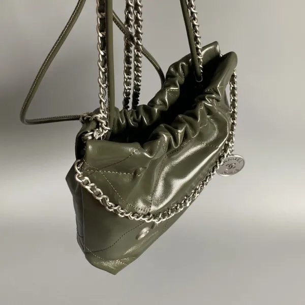 Chanel 22 bags Green / Blue / Red  Shoulder Bags - Image 6