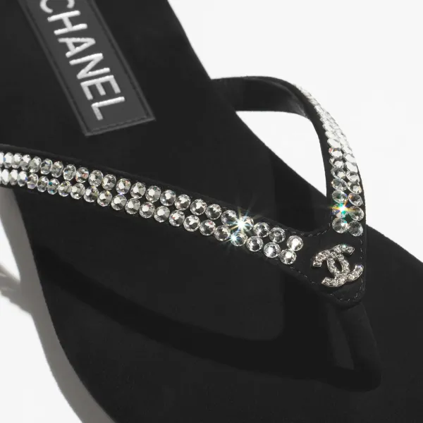 Chanel black with silver suede suede and rhinestones Slippers - Image 3