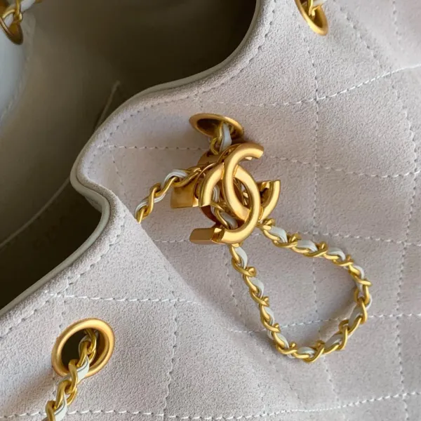 Chanel Pink / Green Quilted Shiny Calfskin Leather / Abrasive Sand Leather Shoulder Bags - Image 6