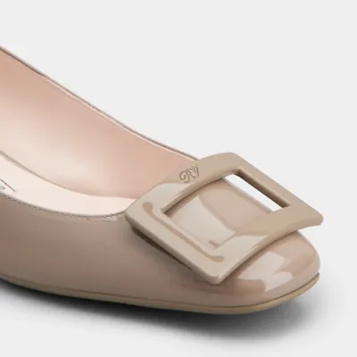 Roger Vivier U Look Ballerinas In Beige Patent Leather With Lacquered Buckle (Heel Height 2.5cm)