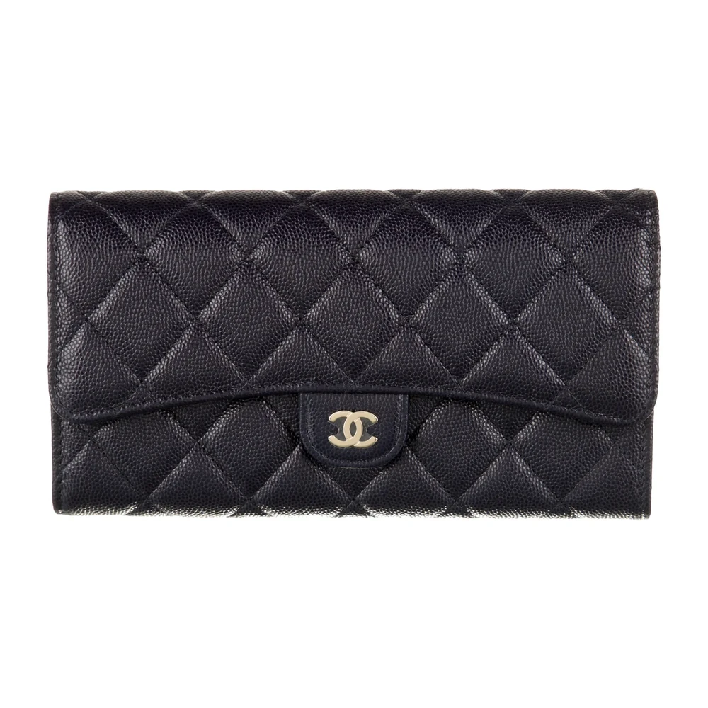 Chanel Carteira Continental Médio com Logo CC Entrelaçado em Couro de Cordeiro Azul e Hardware Dourado