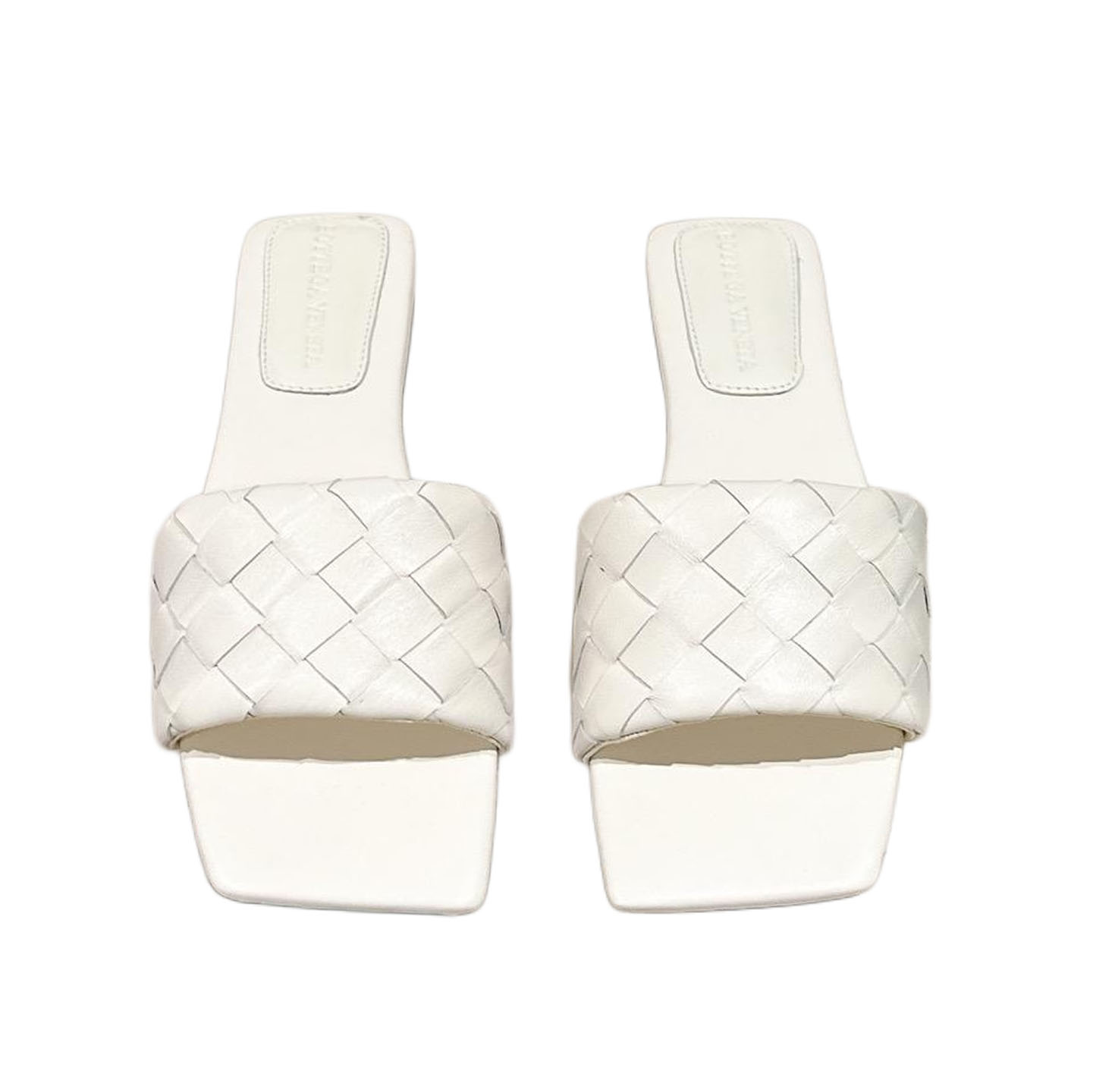 Bottega Veneta Parco Mule Em Branco Em Couro Intrecciato Sandália Mule Plana