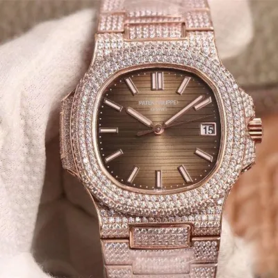 PATEK PHILIPPE-NAUTILUS-ref.5711-1R-001-40mm