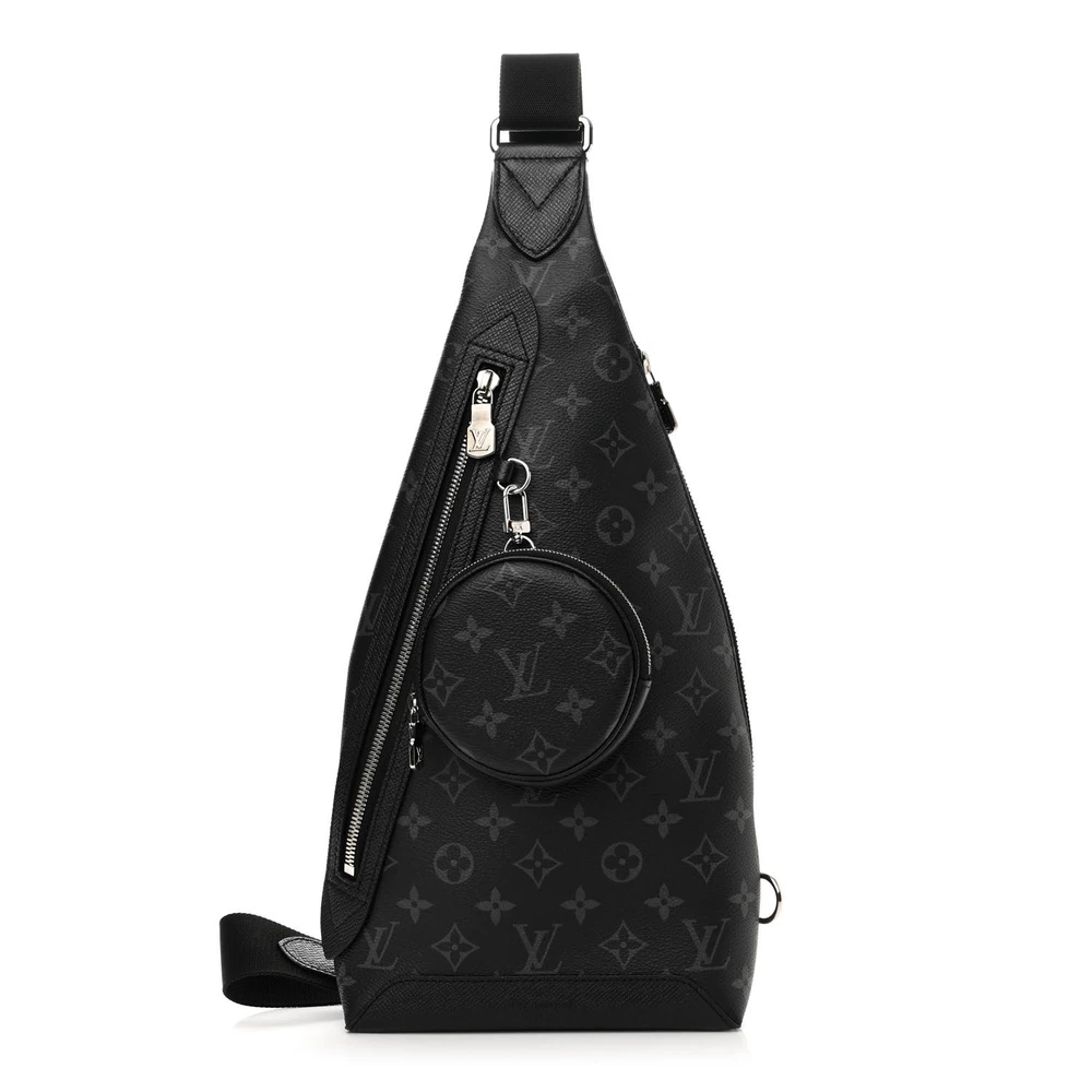 Louis Vuitton Bolsa Duo Slingbag MM Preta em Couro Taigarama com Hardware Prateado
