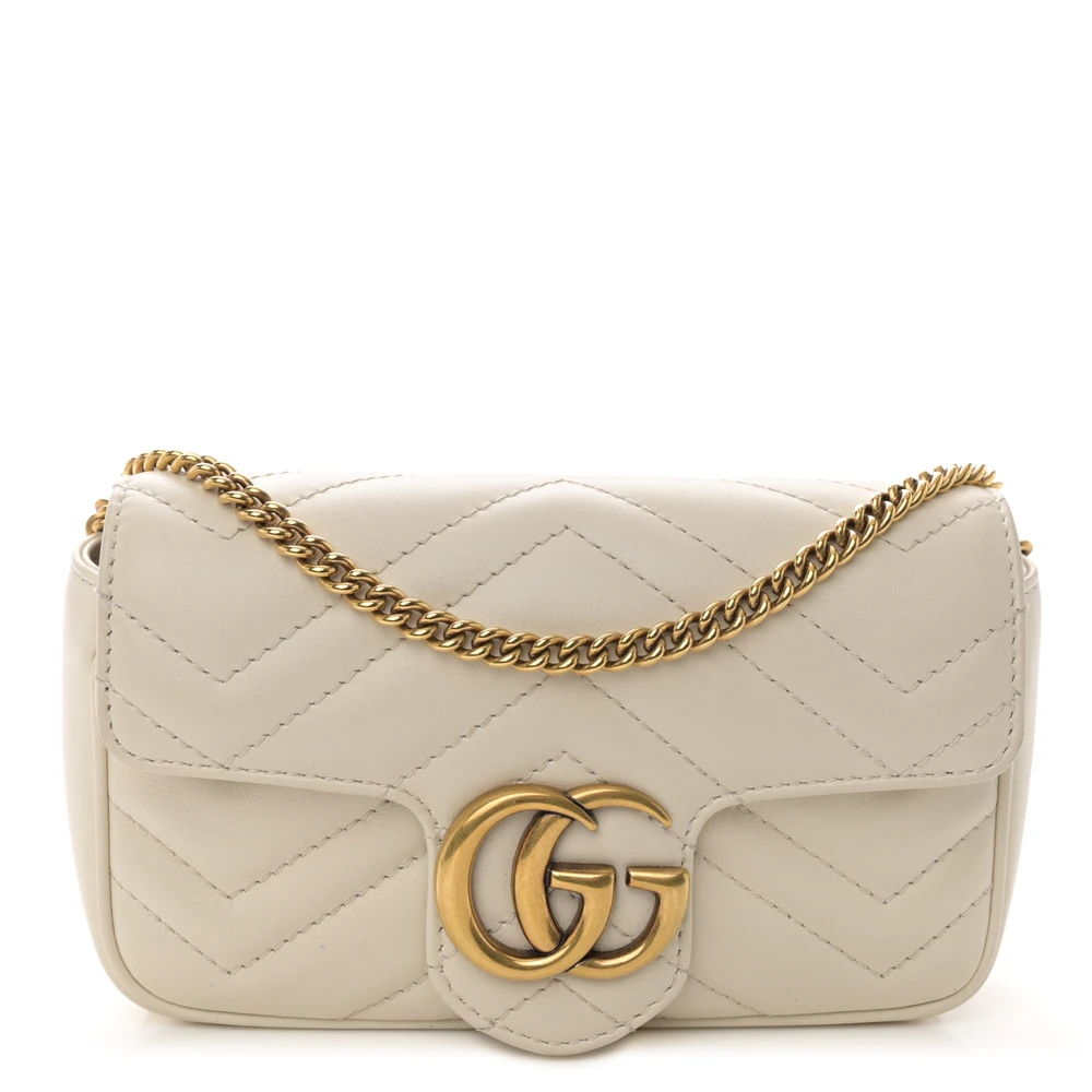 Bolsa de Ombro Gucci Mini GG Marmont em Couro Super Branco Calfskin Matelassé com Hardware Envelhecido Dourado