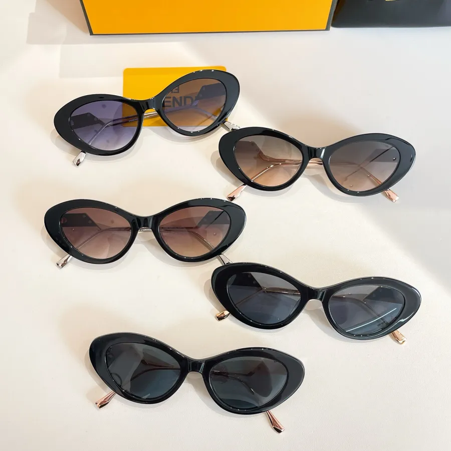 Fendi Cat Eye glasses black gold/black silver/brown rose gold/brown silver/black rose gold color Size 55口19-140