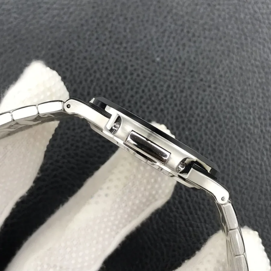 PATEK PHILIPPE-NAUTILUS-REF.5711-1P-40MM