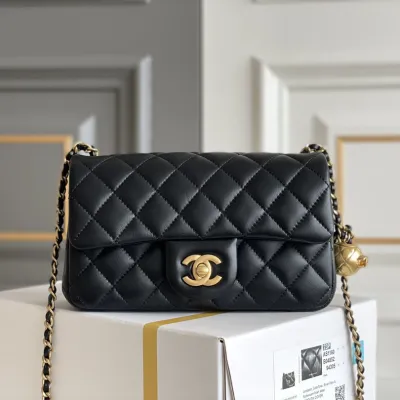 Chanel Gold ball cover bag Black / White / Pink  18/20cm Crossbody Bags