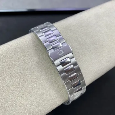 PATEK PHILIPPE-NAUTILUS-ref.5711-1300A-001-40mm