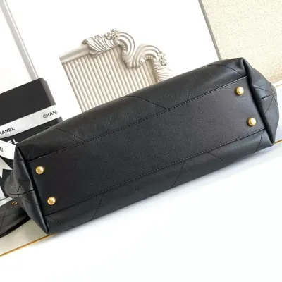 Chanel Black Quilted cattle Leather Tote Bags 36x59x13cm Shoulder Bags