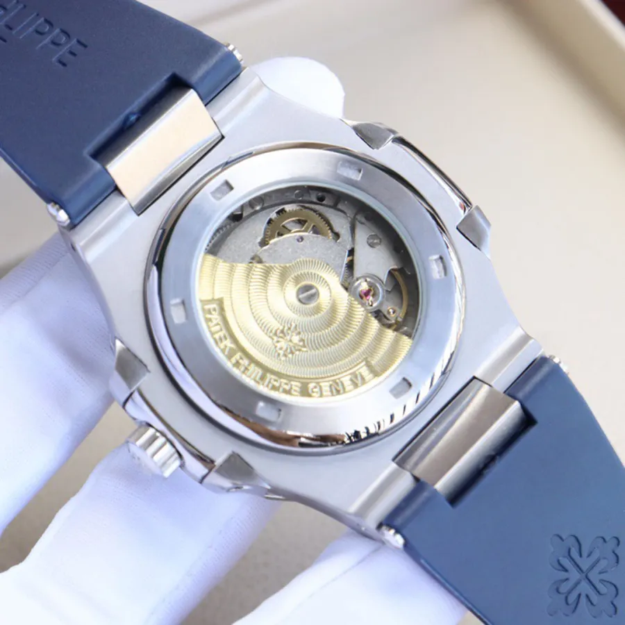 PATEK PHILIPPE-NAUTILUS-ref.5711R-40mm