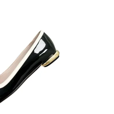 Roger Vivier Broche Vivier Ballerinas Flat Shoes In White/Black/Beige Patent Leather