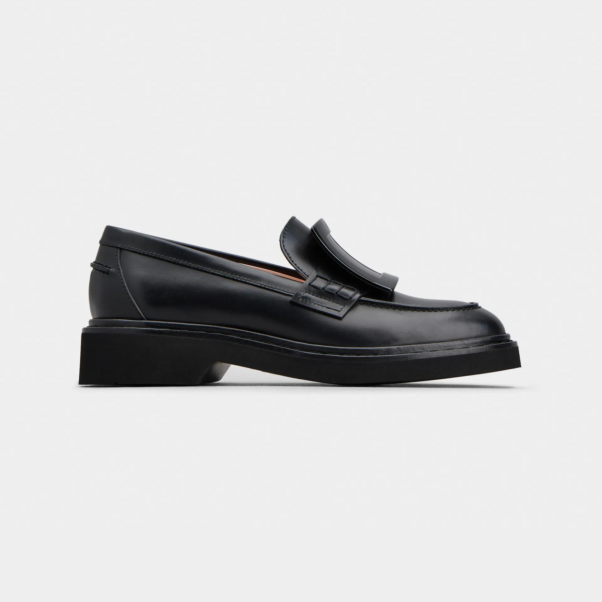 Roger Vivier Viv' Rangers Loafers Em Couro Preto Com Fivela De Metal Envernizado (Altura Do Salto 2,5cm)