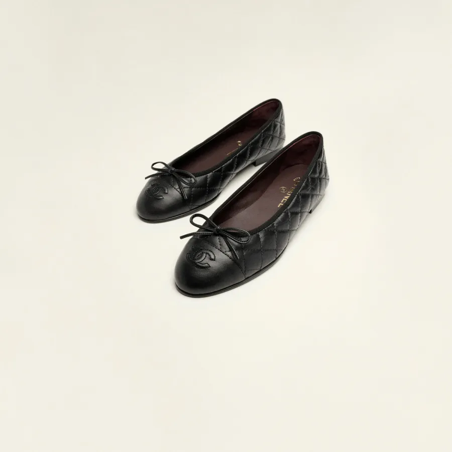 Chanel Flat shoes vintage calf leather black Ballet  Shoes