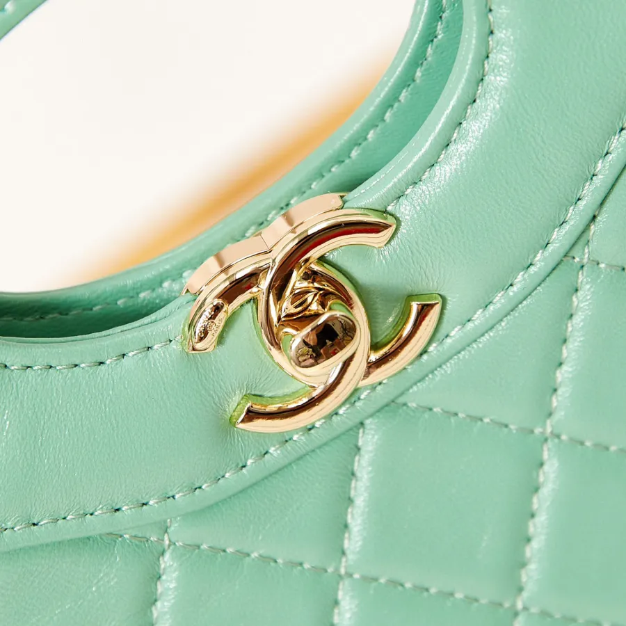 Chanel Oil Wax Leather Green Crossbody Bags