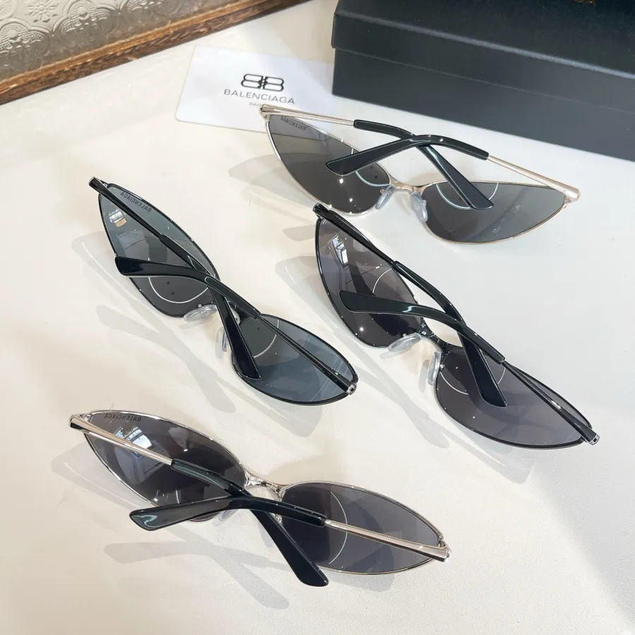 Balenciaga glasses black/black silver/silver/mirrored black color Size 58口18-140