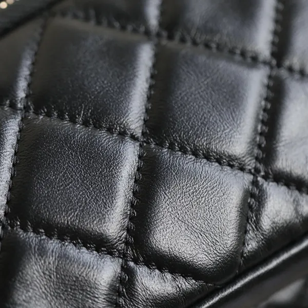 Chanel Black / Red / Milk Tea color Crossbody Bags - Image 2