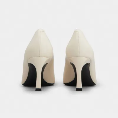 Roger Vivier Trompette Pumps High Heels In White Calfskin Leather With Metal Buckle (Heel Height 7cm)