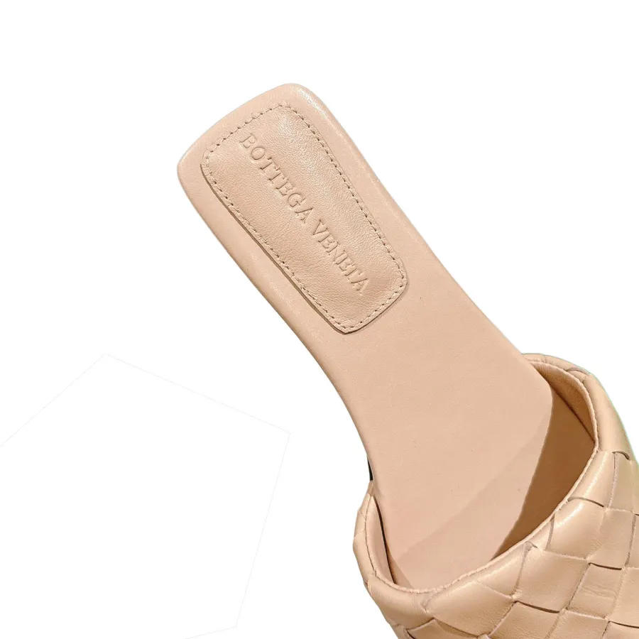 Bottega Veneta Parco Mule In Nude Intrecciato Leather Flat Mule Sandal