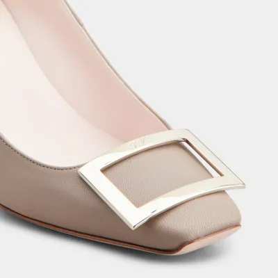 Roger Vivier Trompette Pumps High Heels In Beige Calfskin Leather With Metal Buckle (Heel Height 7cm)