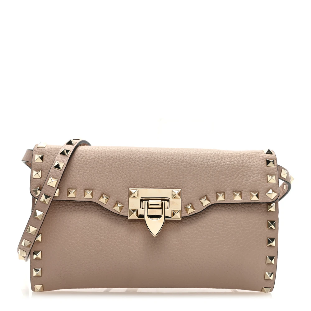 Valentino Garavani Bolsa de Ombro Média Rockstud Flip Lock Poudre em Couro Calfskin Texturizado