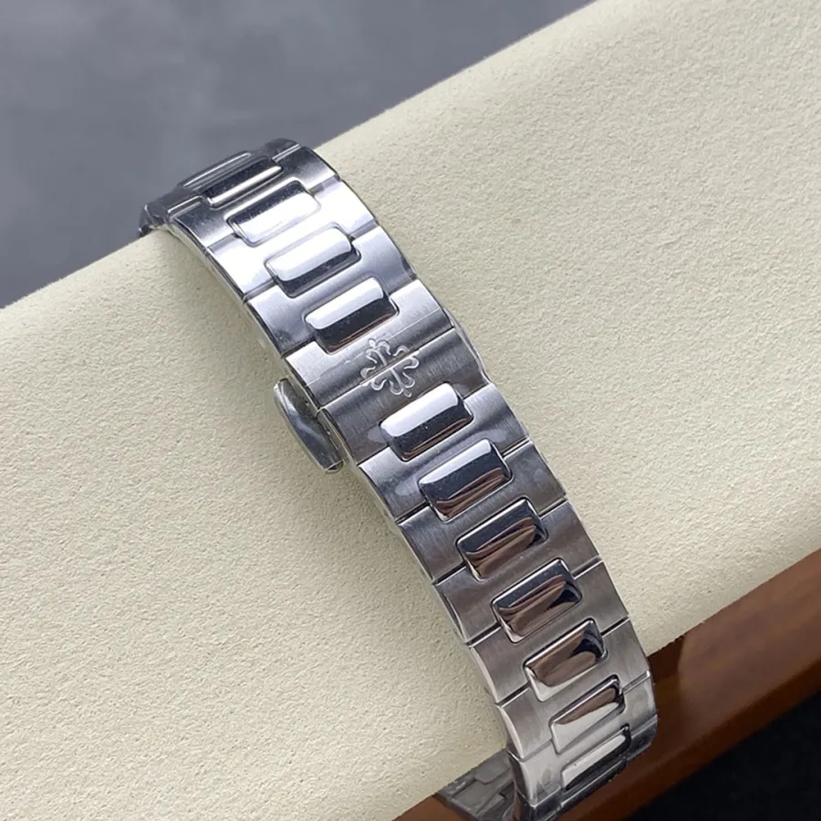 PATEK PHILIPPE-NAUTILUS-REF.7118-1A-010-35.2MM