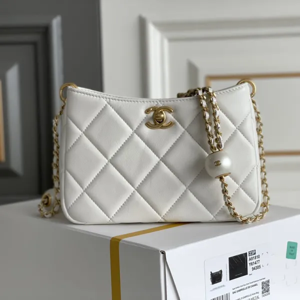 Chanel Quilted Lambskin Leather White /Black Crossbody Bags - Image 2