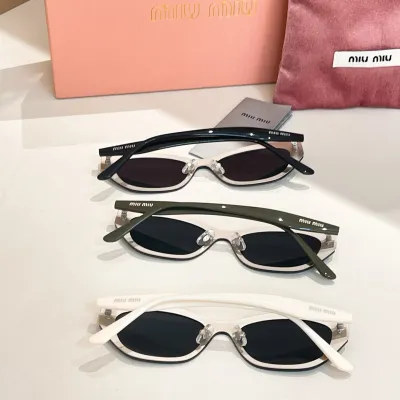 Miu Miu glasses black green/black/black white color Size 144口0-152