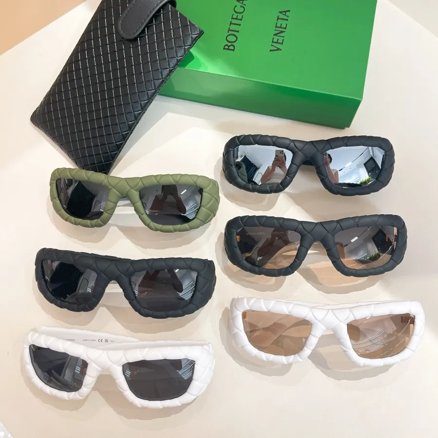 Bottega Veneta square frame glasses green/black/tawny black/mirrored black/tawny white/black white color Size 56口13-130
