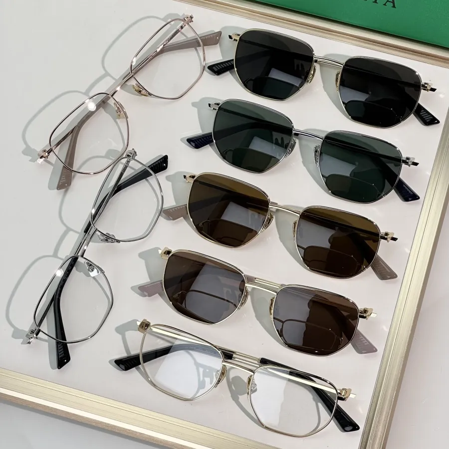 Bottega Veneta square frame glasses brown/black gold/green silver color Size 50-19-145