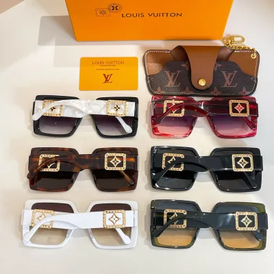Louis Vuitton square frame glasses red gold/green gold/black gold/black white/white gold/leopard gold color Size 67口14-142