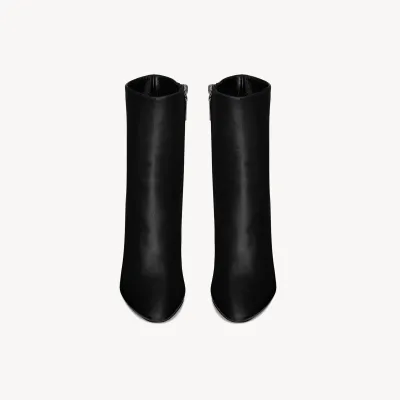 Yves Saint Laurent Sleek leather ankle boots