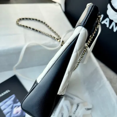 Chanel Quilted Lambskin Leather Black and white color matching Crossbody Bags