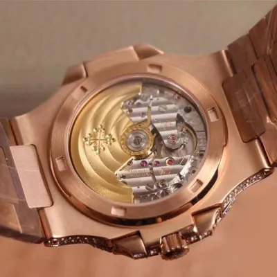 PATEK PHILIPPE-NAUTILUS-ref.5711-1R-001-40mm