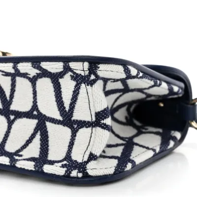 Valentino Garavani Small VLogo Locò Shoulder Bag White/Worker Toile Iconographe Cotton Silver Hardware