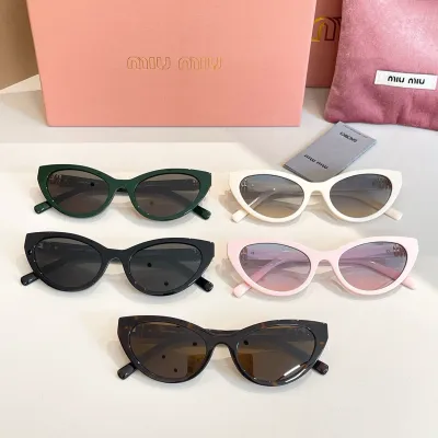 Miu Miu Cat Eye glasses black/ivory/pink/green/leopard color Size 54口20-140